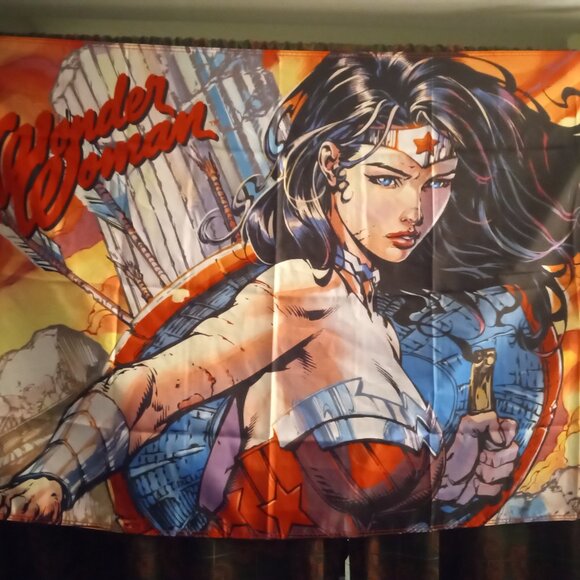Wonder Woman flag - Picture 3 of 6